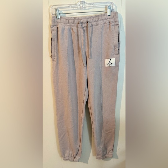Jordan Essentials Pleated Fleece Cuffed Sweatpants Beige/Gray Women's Size XS - Picture 9 of 15
